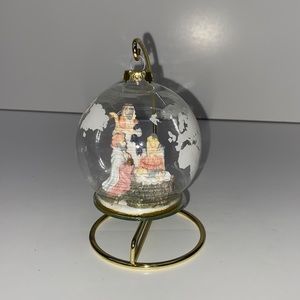 Vintage House of Lloyd Christmas Around the world Glass Nativity Ornament stand
